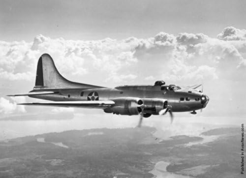 Reprodukcija Boeing B-17 Leteća Tvrđava Plakar Na Instrument Tabli