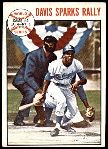 1964 TOPPS # 137 1963 Svjetska serija - igra # 2 - Davis Sparks Rally - Willie Davis Los Angeles / New York Dodgers / Yankees VG Dodgers / Yankees